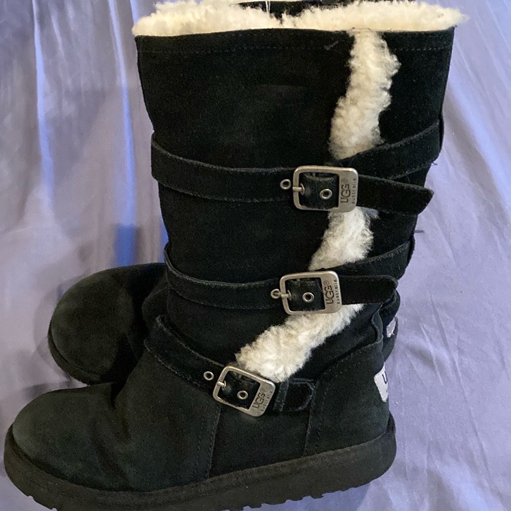Black Ugg boots